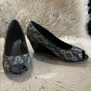 Black and White Patterned Wedges